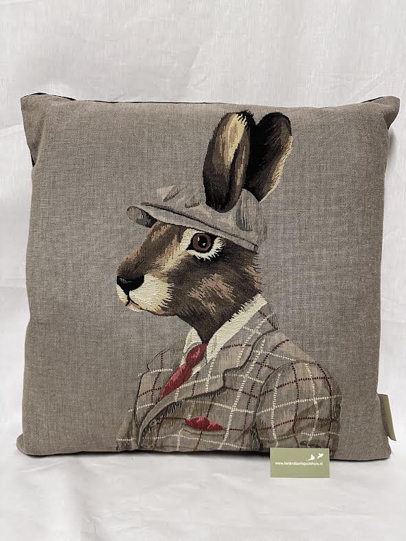 Afbeelding laden in Galerijviewer, Gobelin Kussen The Huntsman Rabbit, taupe