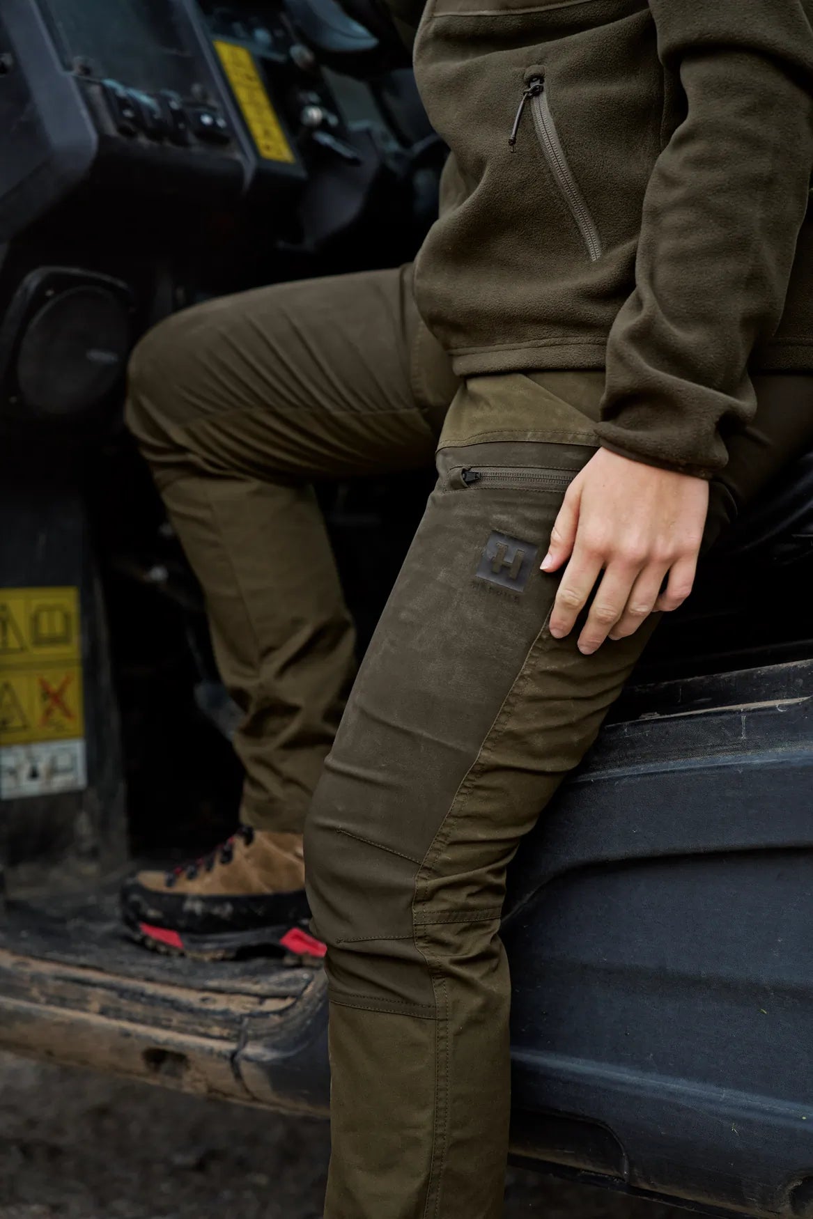 Härkila Fjell Trousers Women, dark olive/willow green