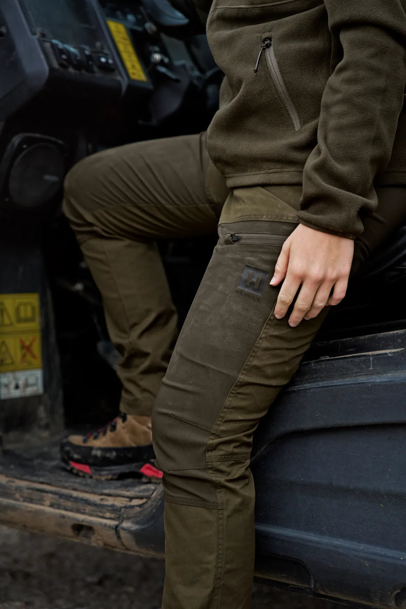 Afbeelding laden in Galerijviewer, Härkila Fjell Trousers Women, dark olive/willow green