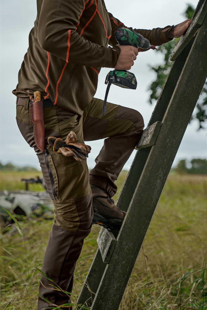 Afbeelding laden in Galerijviewer, Härkila Scandinavian Trousers, willow green/deep brown