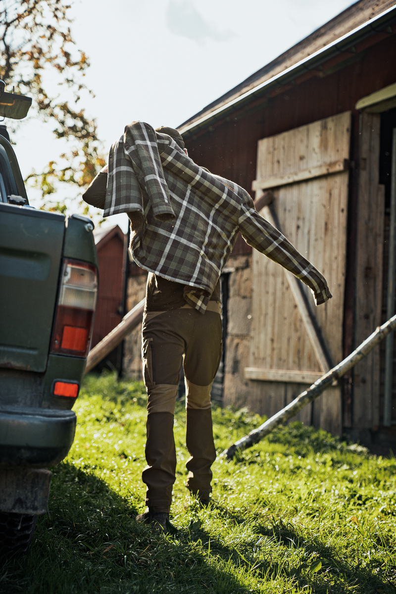 Afbeelding laden in Galerijviewer, Härkila Asmund Insulated Wool Shirt, willow green/phantom