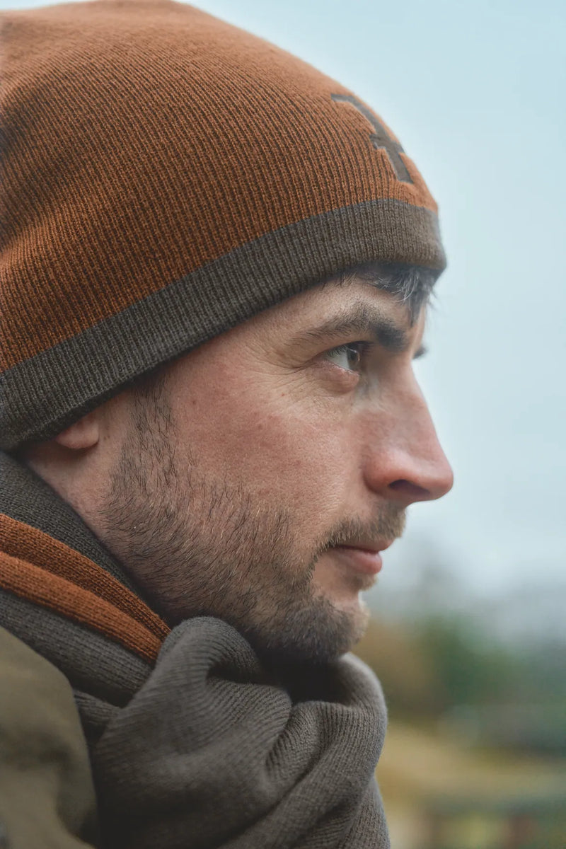 Afbeelding laden in Galerijviewer, Härkila Reversible Beanie, shadow brown/rustique clay