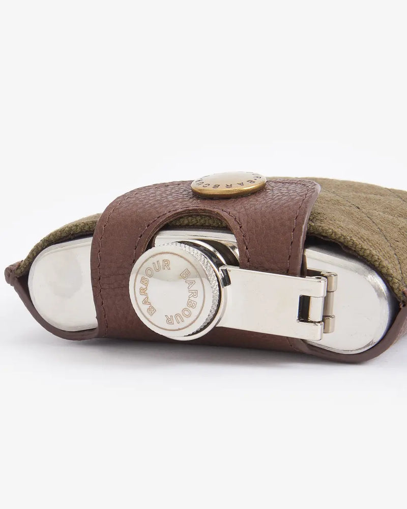 Afbeelding laden in Galerijviewer, Barbour Quilted Padbury Hipflask, dark brown/olive