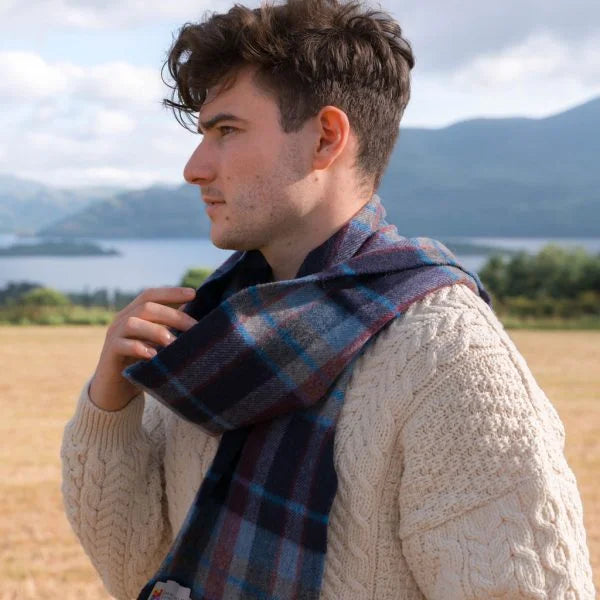 John Hanly Merino Wollen Sjaal, denim wijnrood marine blauw check
