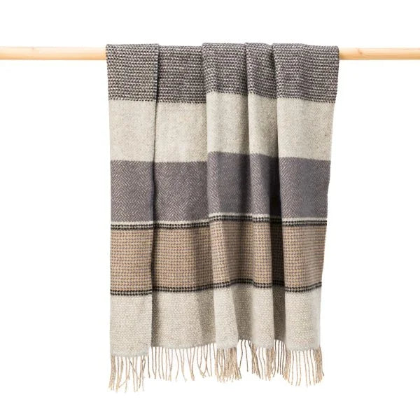 Afbeelding laden in Galerijviewer, John Hanly Merino Cashmere Throw, grijs steen beige
