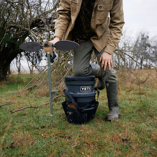 Afbeelding laden in Galerijviewer, Yeti Loadout Emmer Swivel Seat,black