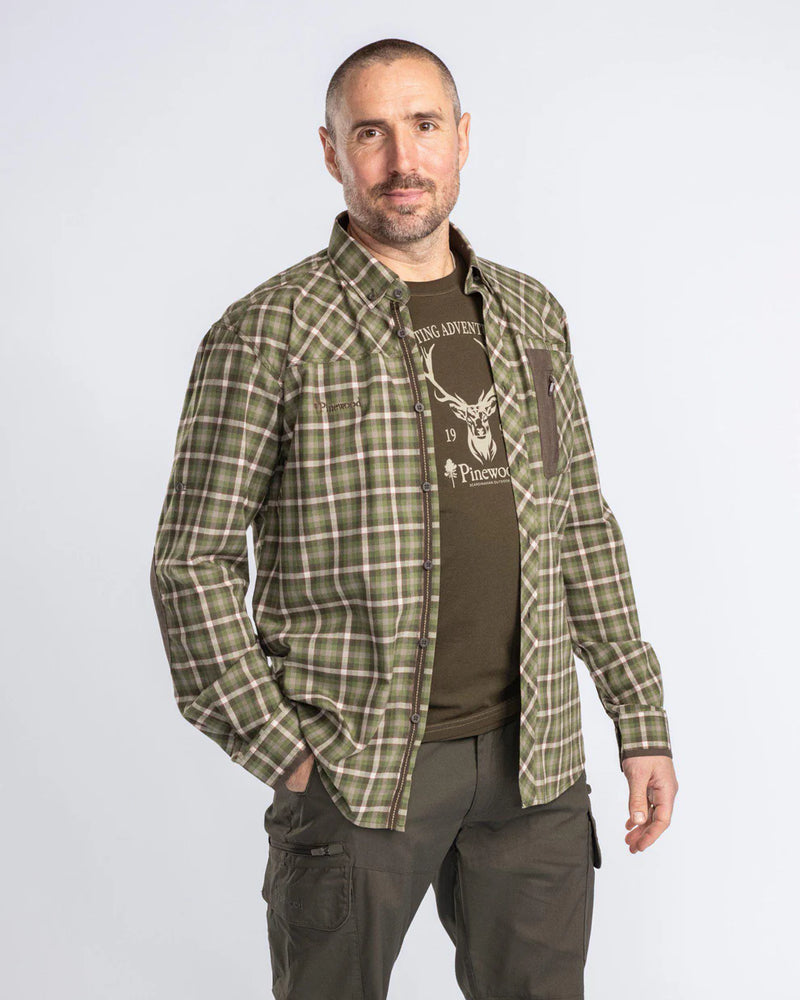 Afbeelding laden in Galerijviewer, Pinewood Wolf Shirtt, pine green/off white