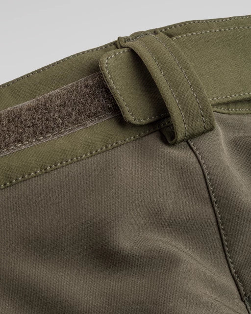 Afbeelding laden in Galerijviewer, Pinewood Abisko Brenton Trousers Men, dark olive/suède brown