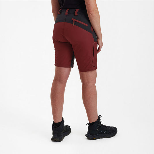 Deerhunter Lady Ann Shorts, oxblood red