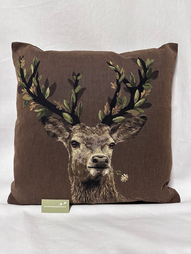 Afbeelding laden in Galerijviewer, Gobelin Kussen Hert Met Bloem wit, brown