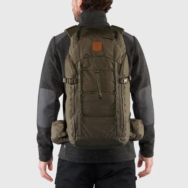 Afbeelding laden in Galerijviewer, Fjällräven Singi 28, dark olive