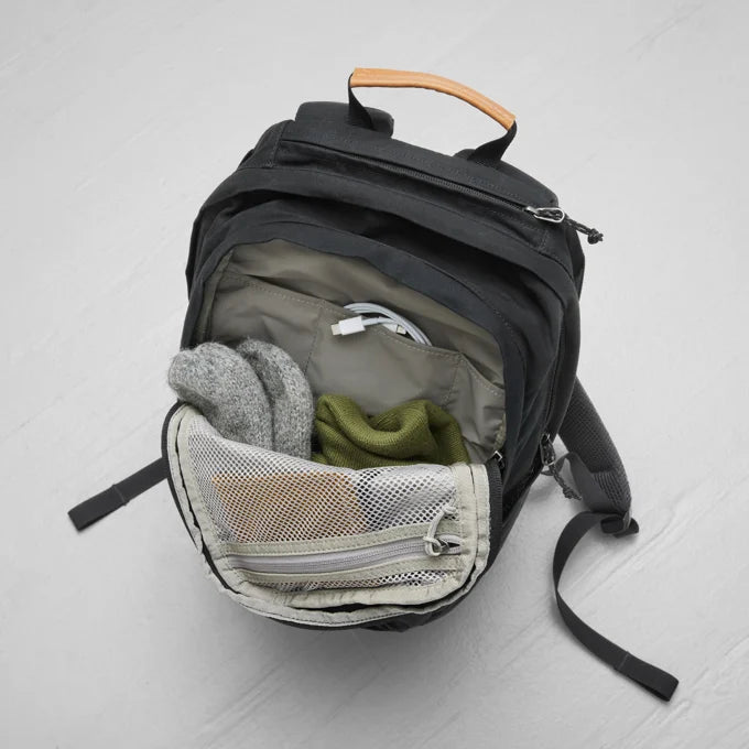 Afbeelding laden in Galerijviewer, Fjällräven Rugzak Räven 20, dark olive