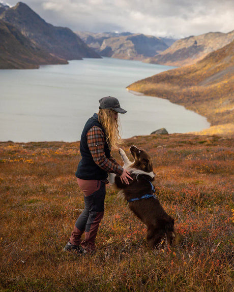 Fjällräven vs. Pinewood: Welk Merk Biedt de Beste Jachtkleding?