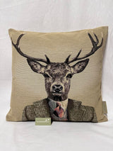 Gobelin Kussen Dressed Deer In Tie, beige
