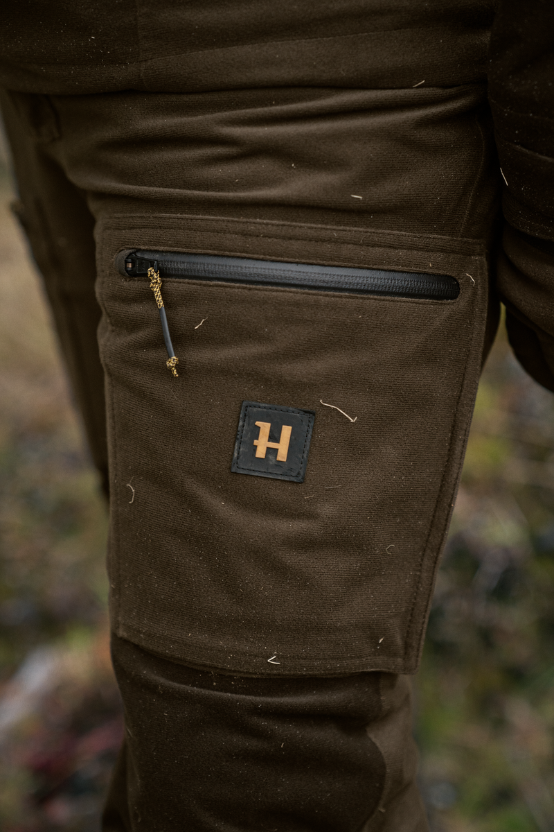 Load image into Gallery viewer, Härkila Forest Hunter GTX Trousers, hunting green/shadow brown
