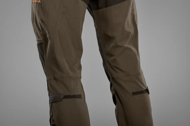 Afbeelding laden in Galerijviewer, Härkila Ragnar Trousers, willow green/shadow grey
