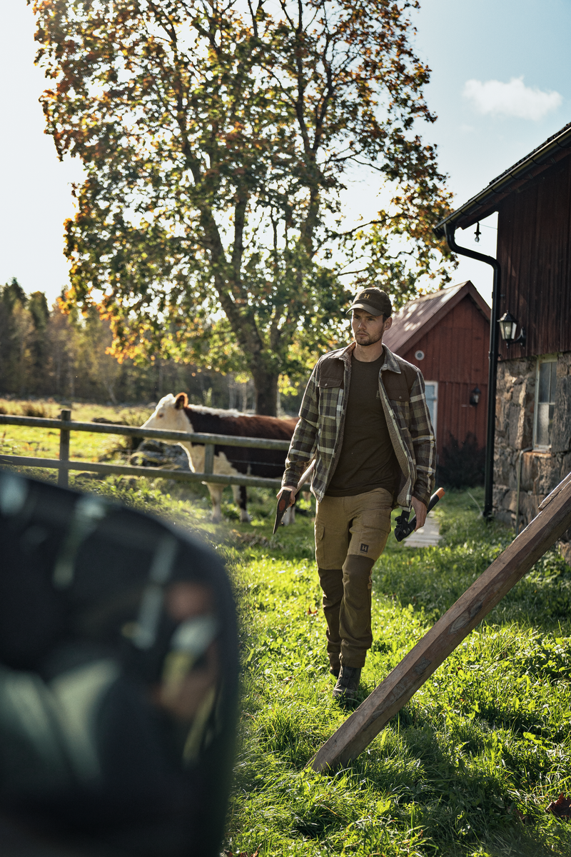 Afbeelding laden in Galerijviewer, Härkila Asmund Insulated Wool Shirt, willow green/phantom
