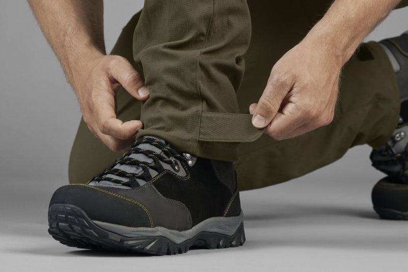Afbeelding laden in Galerijviewer, Seeland Outdoor Stretch Trousers Men, pine green
