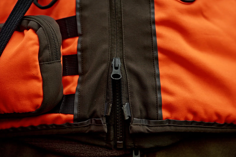 Afbeelding laden in Galerijviewer, Härkila Wildboar Pro Blaze Waistcoat, orange blaze/brown
