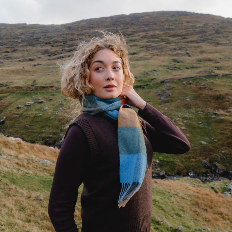 Afbeelding laden in Galerijviewer, John Hanly Lamswollen Scarf1920
