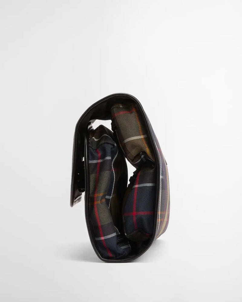 Afbeelding laden in Galerijviewer, Barbour Tartan Hanging Washbag, classic
