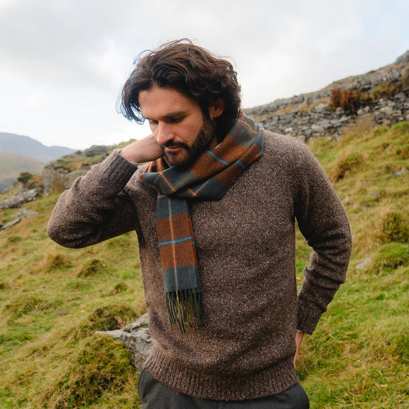 Afbeelding laden in Galerijviewer, John Hanly Lambswool Scarf 210
