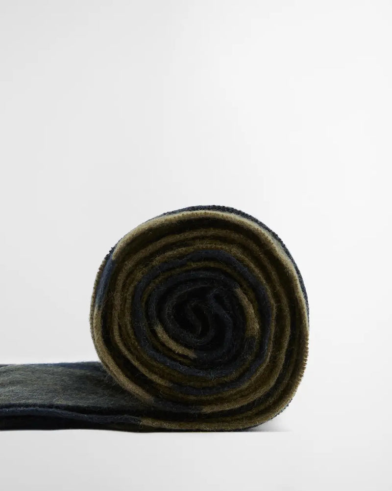 Afbeelding laden in Galerijviewer, Barbour Maxine Tartan Scarf, black/olive
