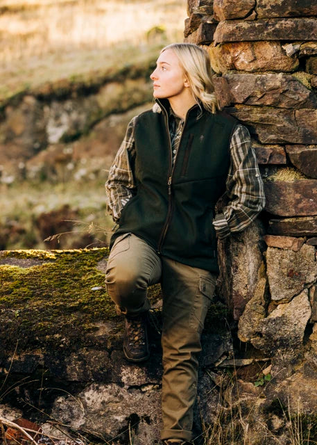 Pinewood Nydala Wool Vest, mossgreen/suède brown