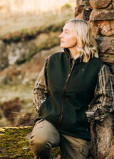 Pinewood Nydala Wool Vest, mossgreen/suède brown