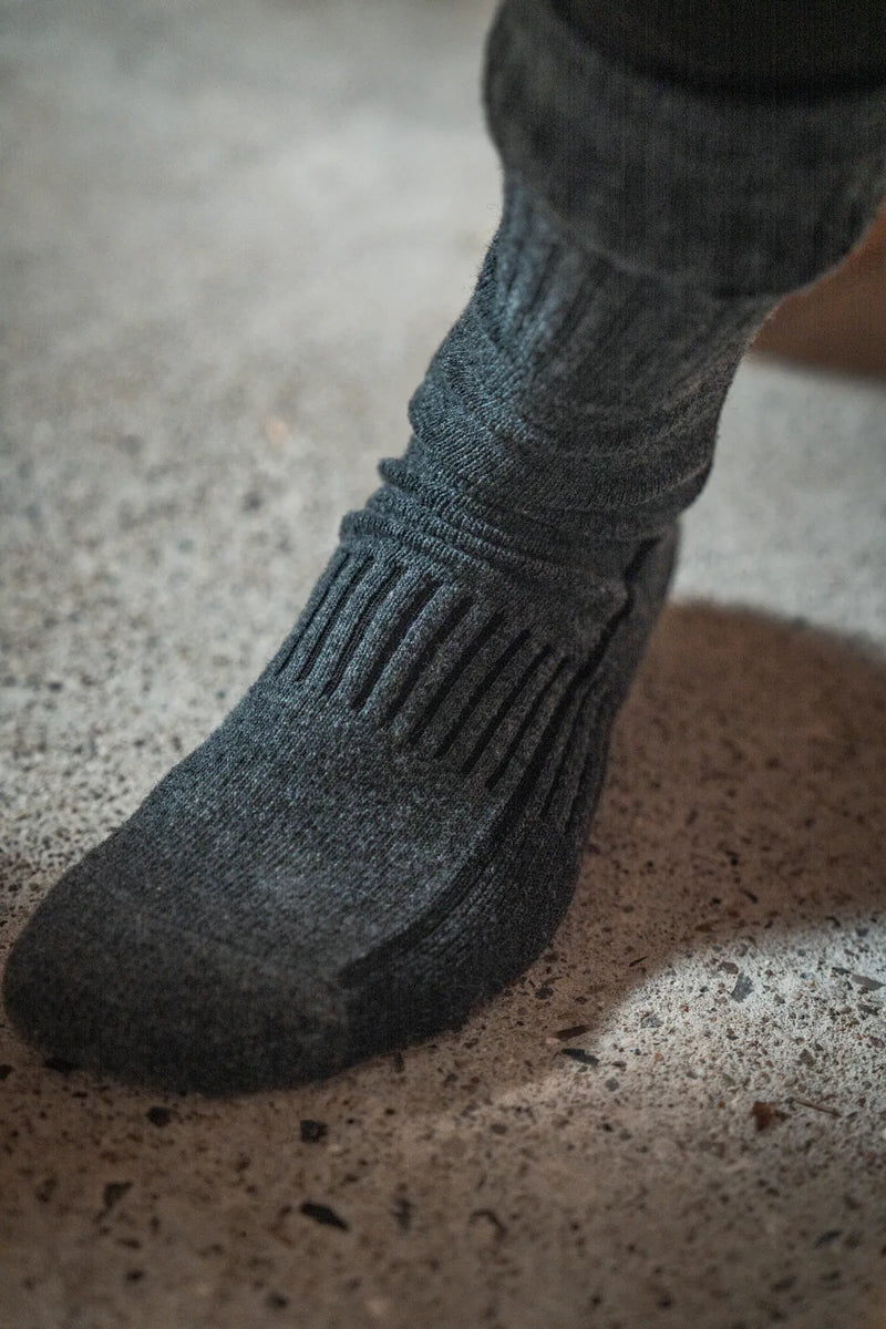 Afbeelding laden in Galerijviewer, Seeland Field Heavy Merino Sock, grey melange/black
