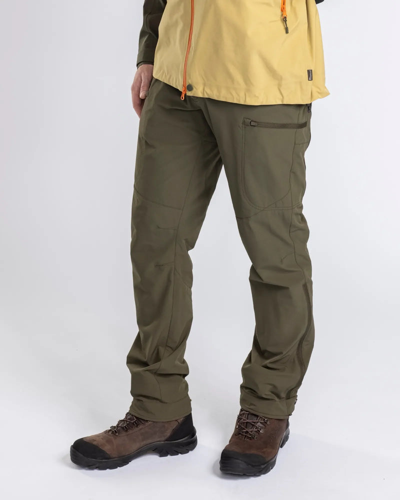 Afbeelding laden in Galerijviewer, Pinewood Abisko Light Stretch Trousers Heren, MossGreen/MossGreen
