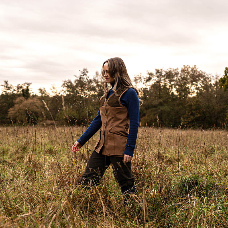 Afbeelding laden in Galerijviewer, Laksen Pennyton Beauly Shooting Vest, camel
