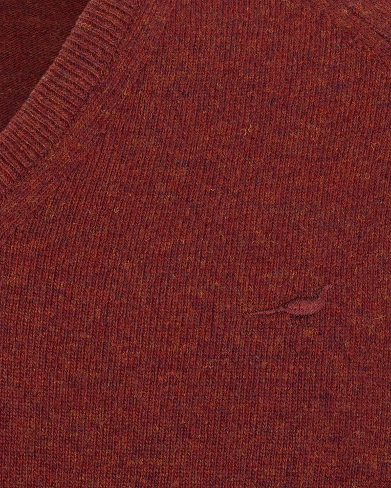 Laksen Trent V-Neck, lamswollen herentrui, rusty