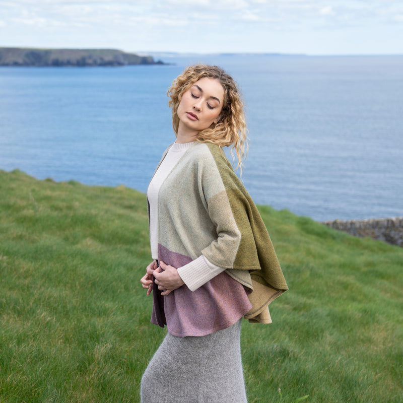 Afbeelding laden in Galerijviewer, John Hanly Sue Cape 713
