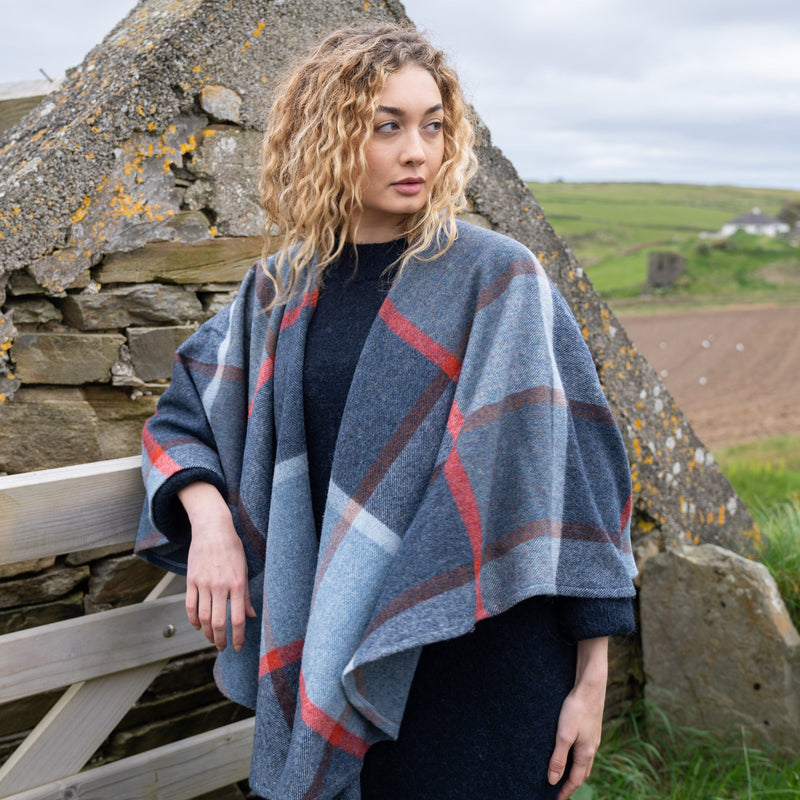 Afbeelding laden in Galerijviewer, John Hanly Sue Cape 715
