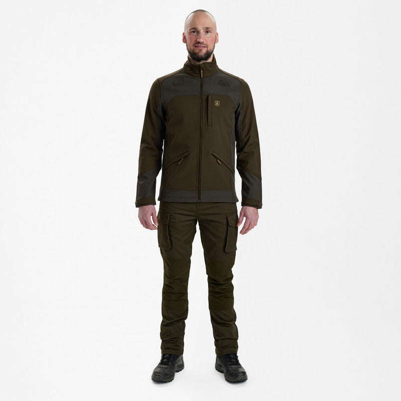 Afbeelding laden in Galerijviewer, Deerhunter Rogaland Softshell Jacket, fallen leaf, model 2
