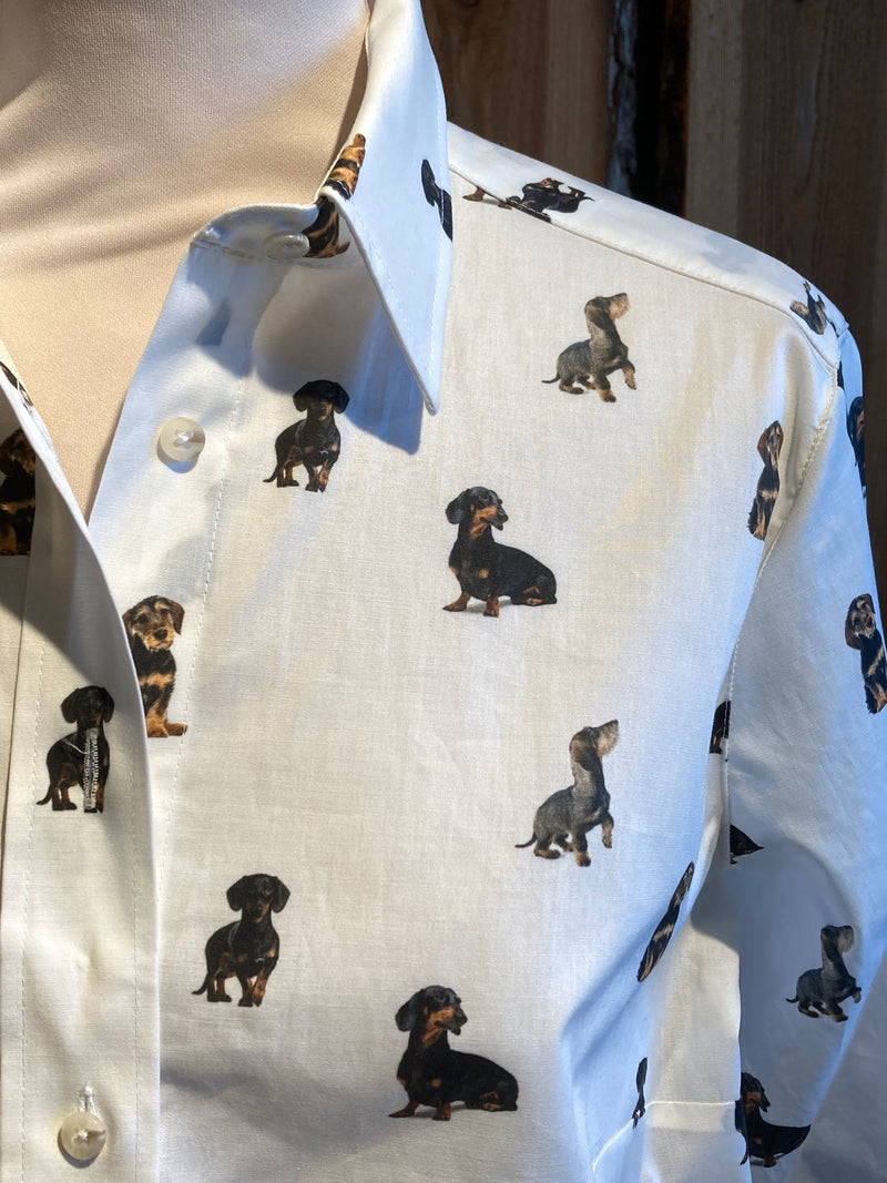 Afbeelding laden in Galerijviewer, Skogen Dames Blouse Met Teckels, off white/brown/black
