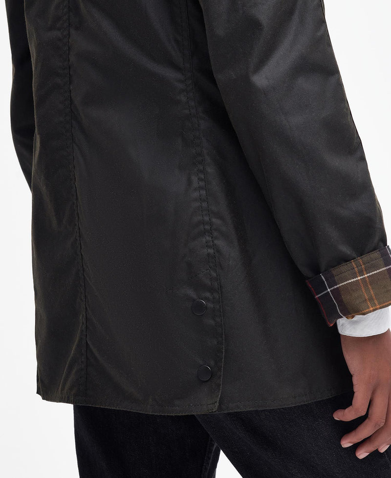 Afbeelding laden in Galerijviewer, Barbour Classic Beadnell Wax Jacket, olive
