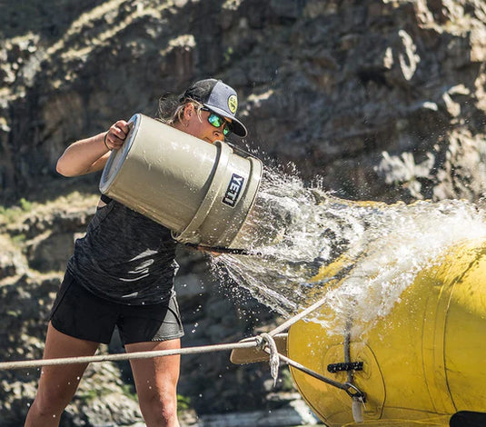 Yeti Loadout Emmer 20 Ltr. / Charcoal - Het Brabants Jachthuis