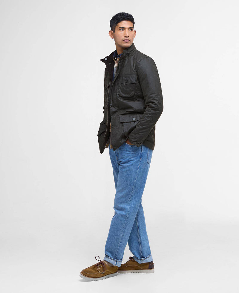 Afbeelding laden in Galerijviewer, Barbour Corbridge Wax Jacket, olive/classic
