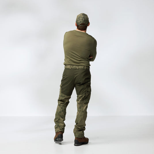 Fjällräven Barents Pro Hunting Trousers M, green camo/deep forest