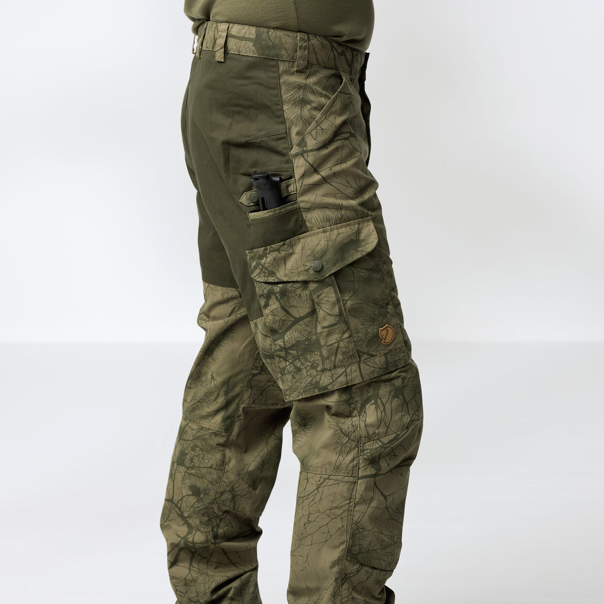 Fjällräven Barents Pro Hunting Trousers M, green camo/deep forest