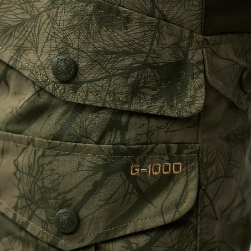 Afbeelding laden in Galerijviewer, Fjällräven Barents Pro Hunting Trousers M, green camo/deep forest
