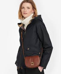 Laden Sie das Bild in Galerie -Viewer, Barbour Laire Leather Saddle Bag - Het Brabants Jachthuis
