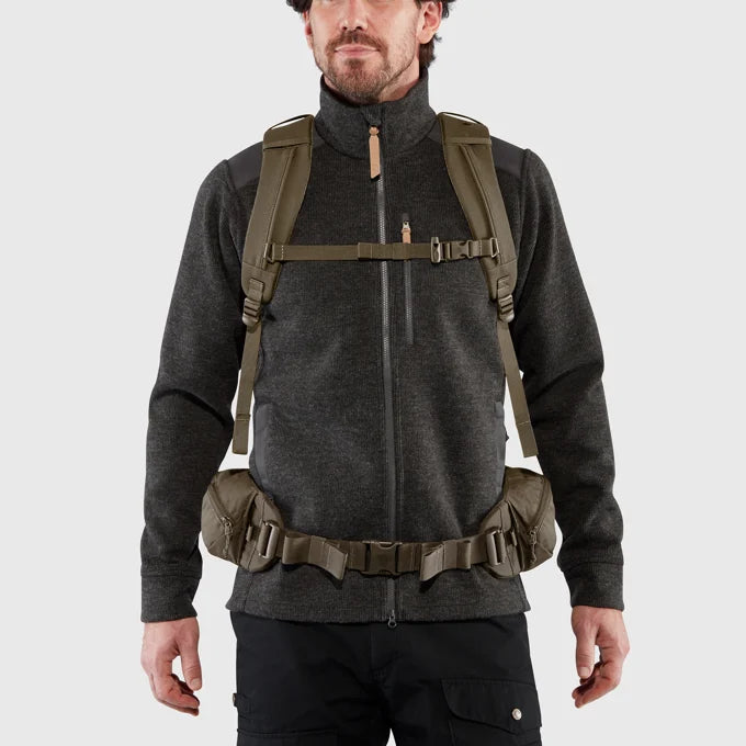 Afbeelding laden in Galerijviewer, Fjällräven Singi 28, backpack, dark olive, 28 liter
