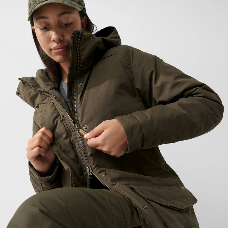 Afbeelding laden in Galerijviewer, Fjällräven Högvilt Jacket W, dark olive
