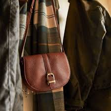 Load image into Gallery viewer, Barbour Laire Leather Saddle Bag - Het Brabants Jachthuis
