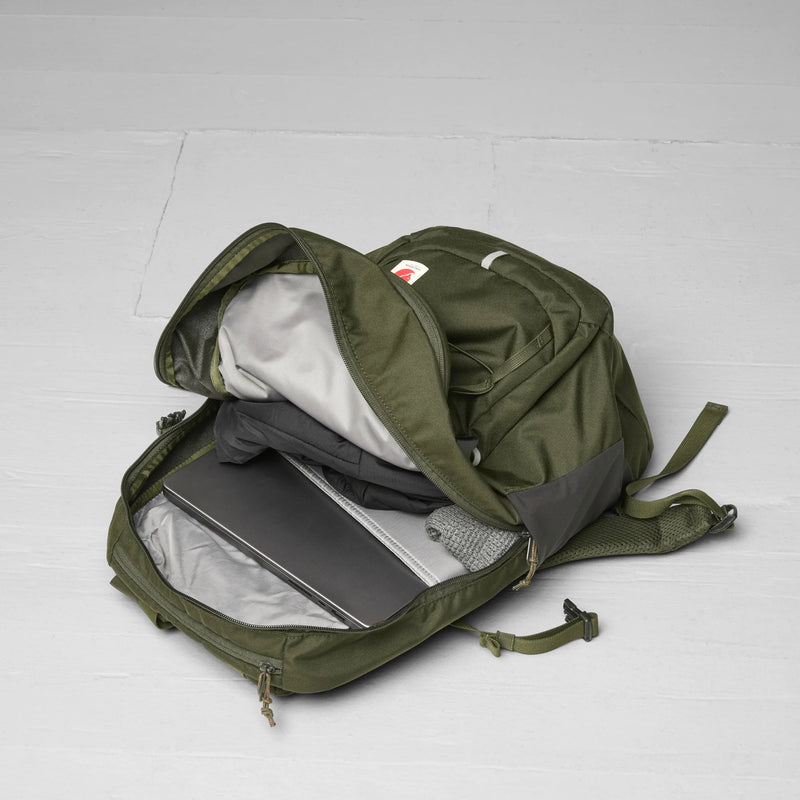 Afbeelding laden in Galerijviewer, Fjällräven Rugzak Skule 28, deep forest
