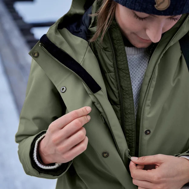 Afbeelding laden in Galerijviewer, Fjällräven Visby 3 in 1 Jacket Women, deep forest
