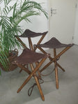 Driepoot Kruk Hout met groot Leder zitvlak - Het Brabants Jachthuis